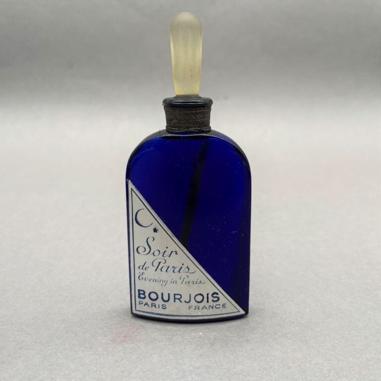 3 flacons : - - - BOURJOIS, "Soir de Paris", (1935), flacon gourde en verre ble…
