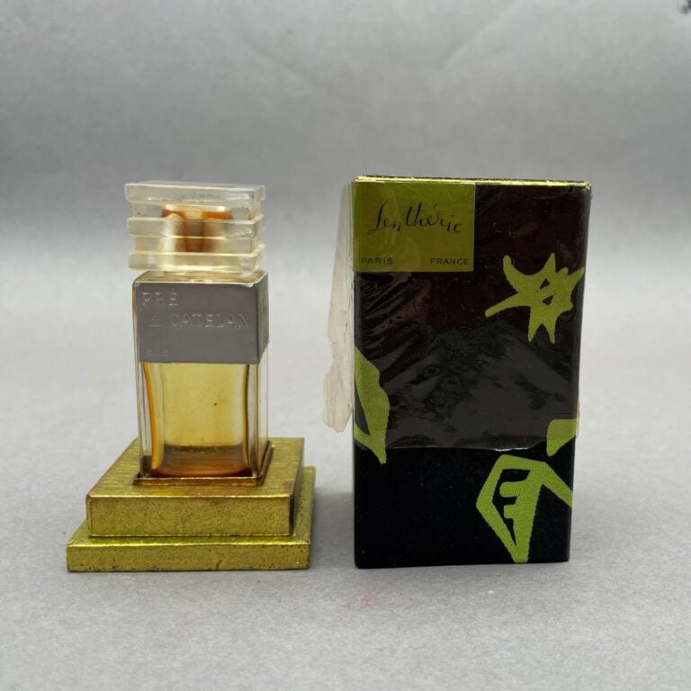 3 flacons : - - - BOURJOIS, "Soir de Paris", (1935), flacon gourde en verre ble…