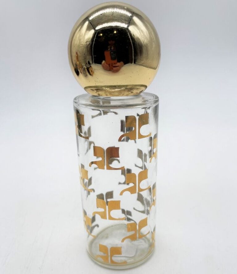 8 flacons contemporains, vers 1980, dont : - - Pascal MORABITO - - CARTIER - -…