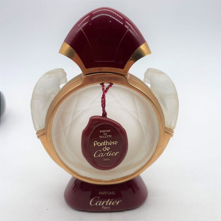 8 flacons contemporains, vers 1980, dont : - - Pascal MORABITO - - CARTIER - -…