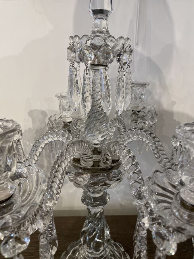BACCARAT - Grand candélabre en cristal modèle « Bambous Tors » présentant six b…