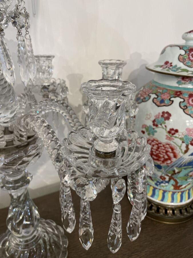 BACCARAT - Grand candélabre en cristal modèle « Bambous Tors » présentant six b…
