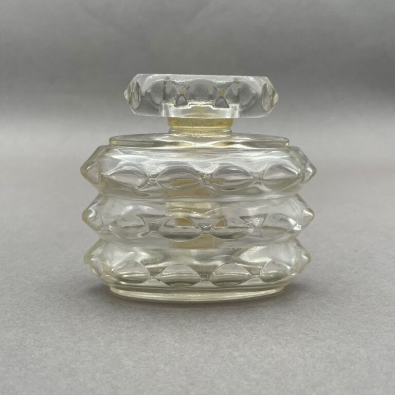 BIEN AIME Paris, "Chypre impérial", (1950), dans sa belle boîte en papier or dé…