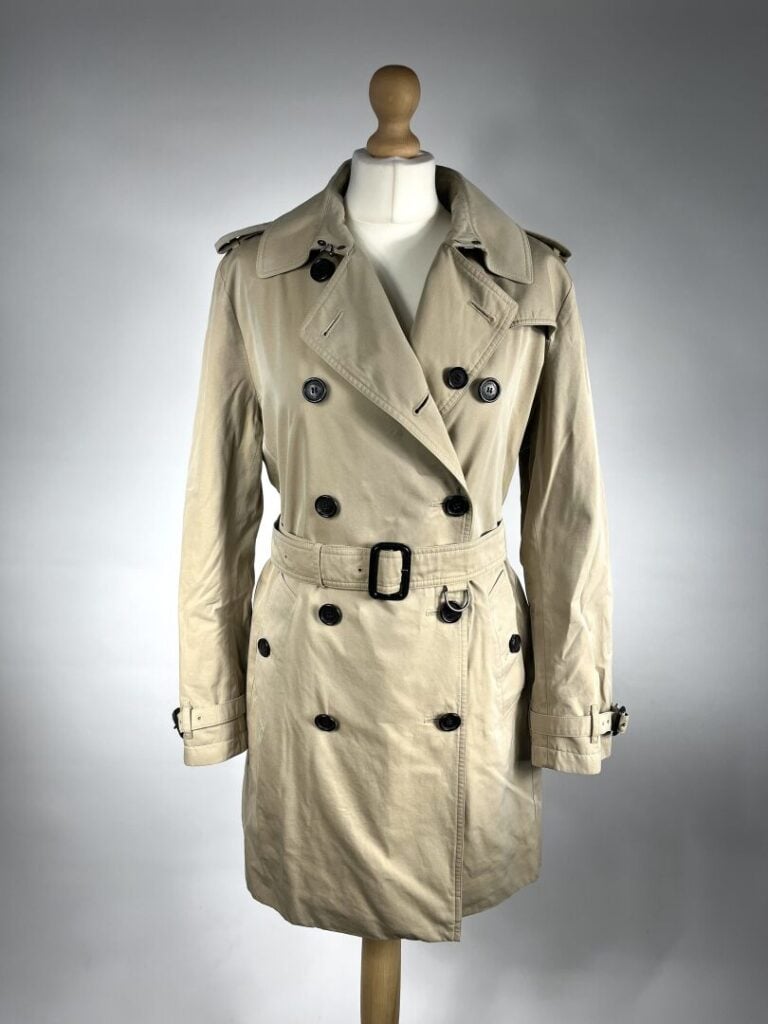 BURBERRY - Trench-coat en gabardine de coton beige à double boutonnage agrément…