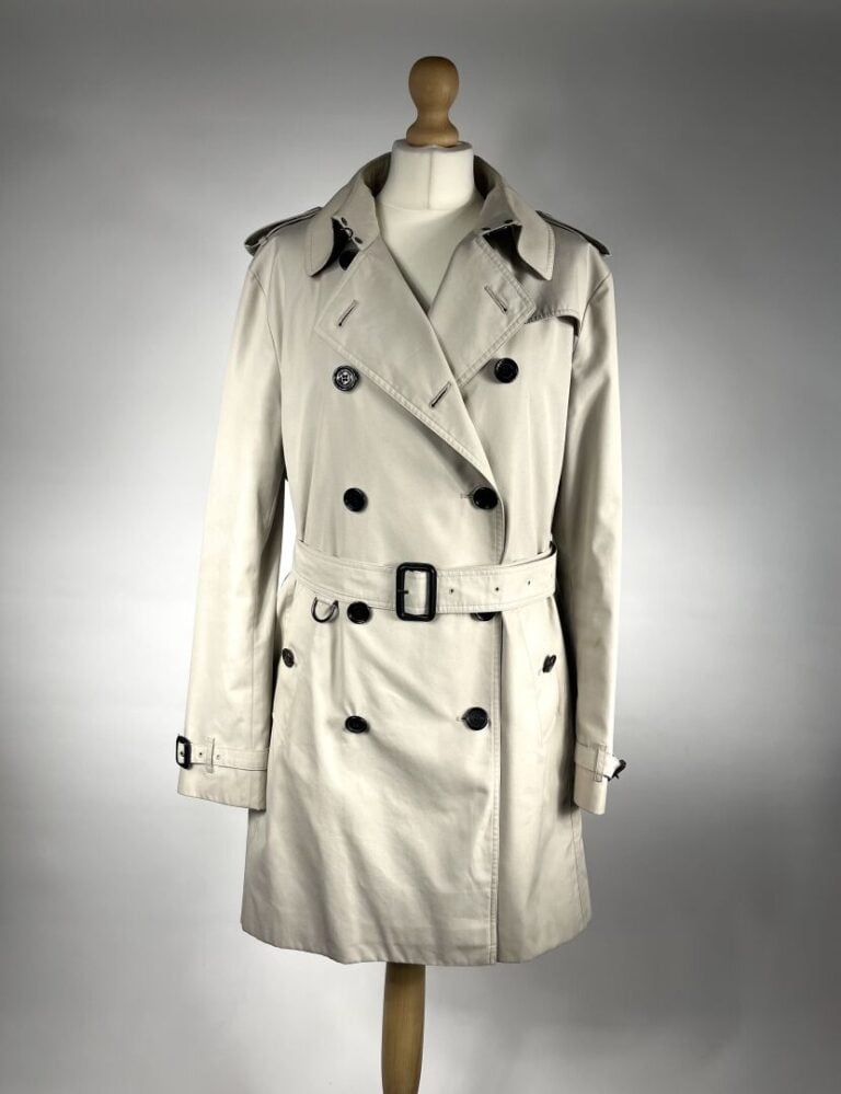 BURBERRY - Trench court en toile beige, intérieur check. - Taille indiquée 48fr…