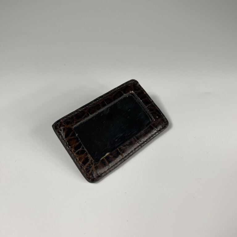 CALVIN KLEIN - Pochette rectangulaire en cuir embossé marron façon écailles, mi…