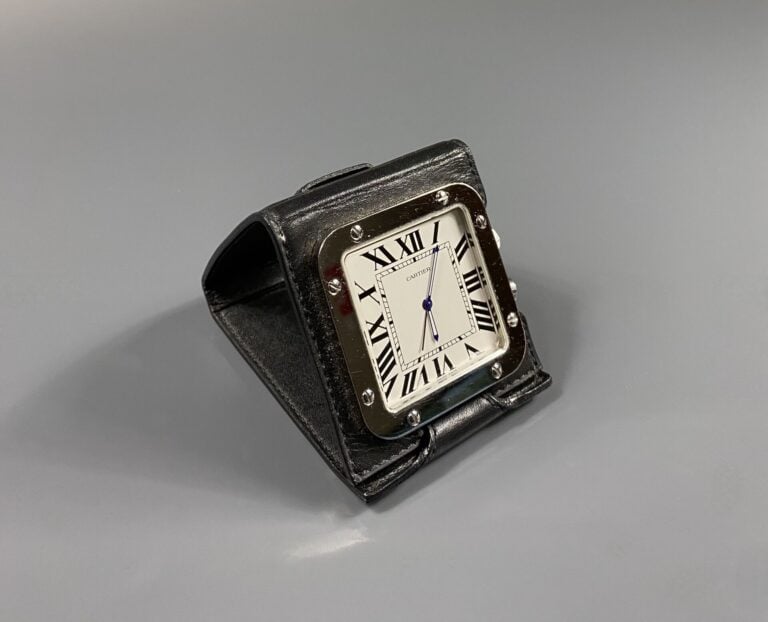CARTIER - Pendulette de voyage ou de bureau Santos en acier - Mouvement quartz…