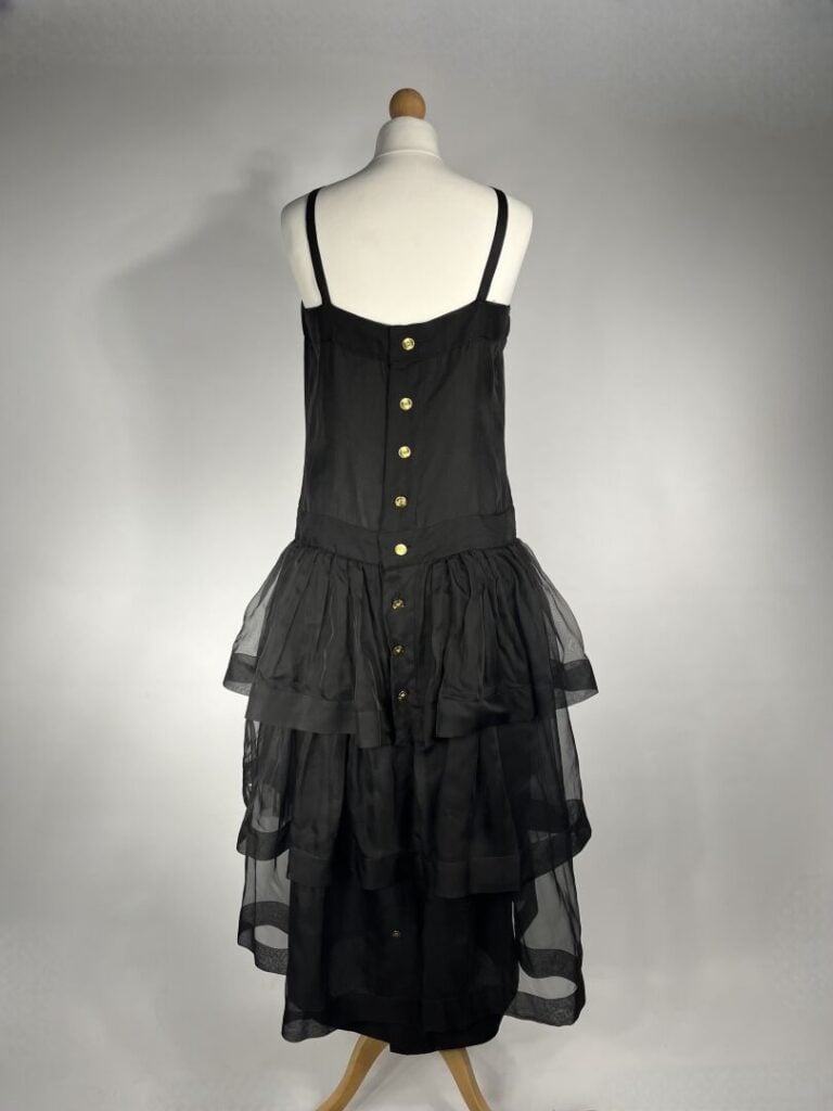 CHANEL BOUTIQUE (Printemps-Été 1989) - Robe du soir en organza noir, haut pliss…