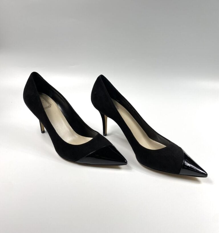 CHRISTIAN DIOR - Escarpins en peau et cuir noir (Pointure 39, talon de 9cm). -…