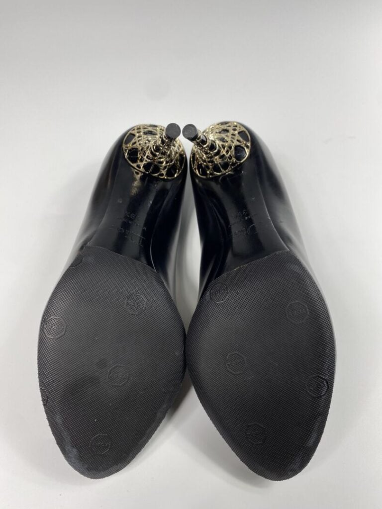 CHRISTIAN DIOR - Paire d'escarpins en cuir glaçé noir à bout ouvert, talon agré…
