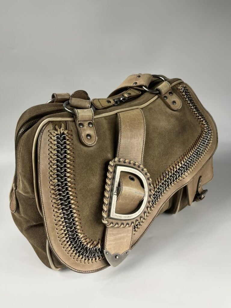 CHRISTIAN DIOR - Sac en peau marron et cuir beige, double anse en cuir coordonn…