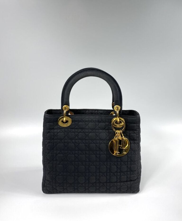CHRISTIAN DIOR - Sac Lady Dior en toile matelassée Cannage noire, garniture en…