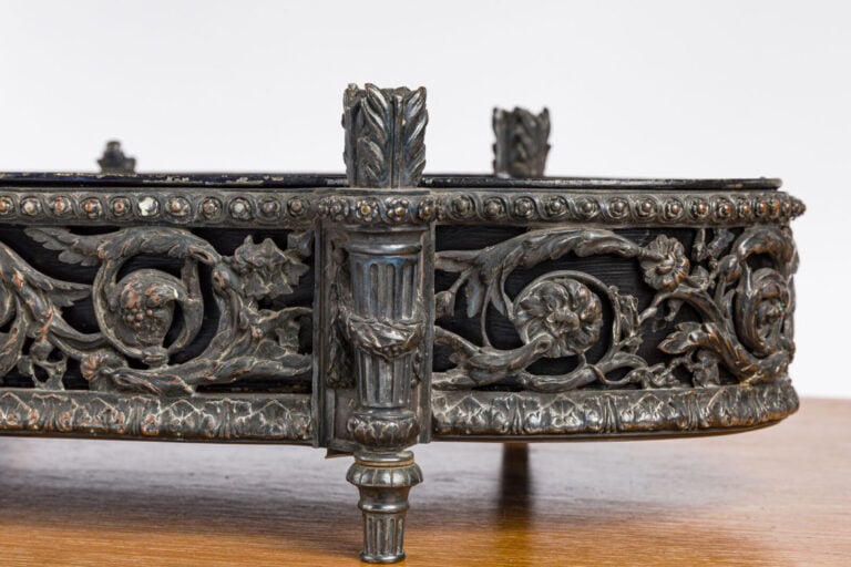 CHRISTOFLE - Jardinière néoclassique en bronze argenté - Signée et numérotée -…