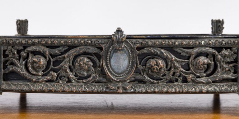 CHRISTOFLE - Jardinière néoclassique en bronze argenté - Signée et numérotée -…