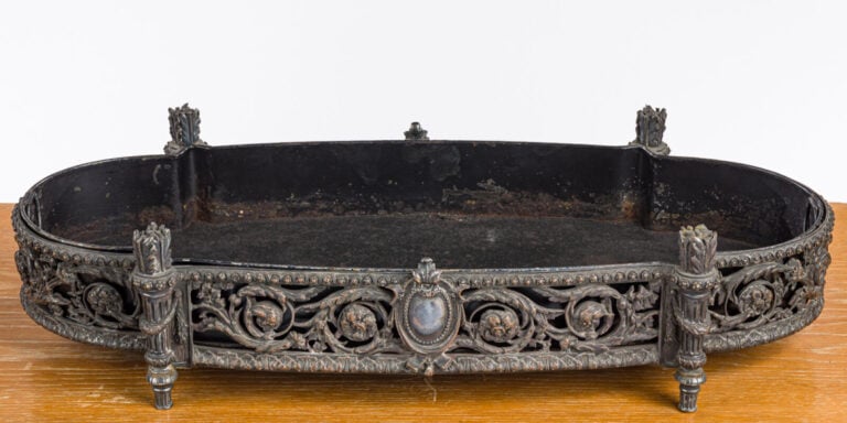 CHRISTOFLE - Jardinière néoclassique en bronze argenté - Signée et numérotée -…