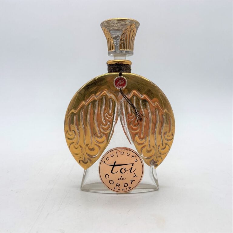 CORDAY, 3 flacons, dont : - - "Toujours toi" - - Tsigane, flacon Lalique, mauva…
