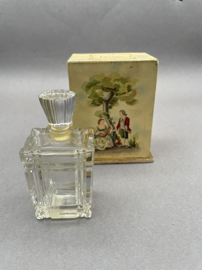 COTY, "Afuma", (1915), flacon en cristal de Lalique à bouchon émeri, présenté d…
