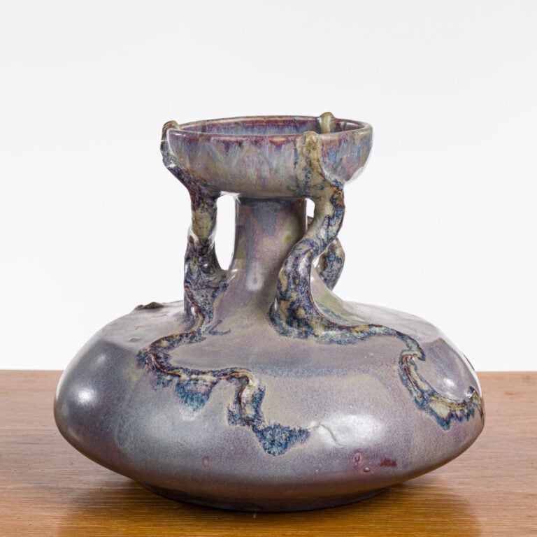 Edmond LACHENAL (1855-1930) - Vase en céramique émaillée à nuances violettes à…