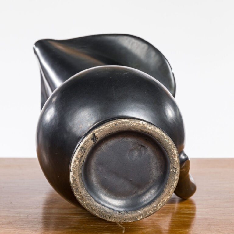 ELCHINGER - Pichet en céramique émaillée verte et noire - Vers 1960 - H : 32 cm…