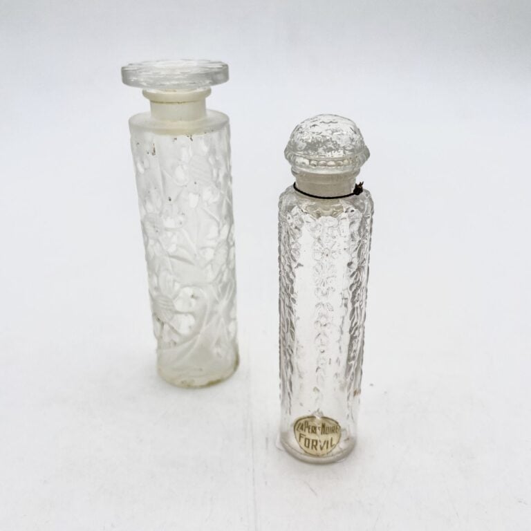 FORVILLE, flacon à la marguerite de René Lalique, (1920), dans son étui douille…