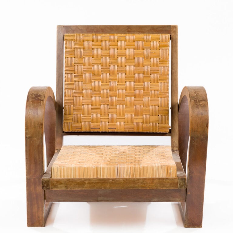 Francis Jourdain, dans le goût de - Fauteuil de repos en bois teinté à dossier…
