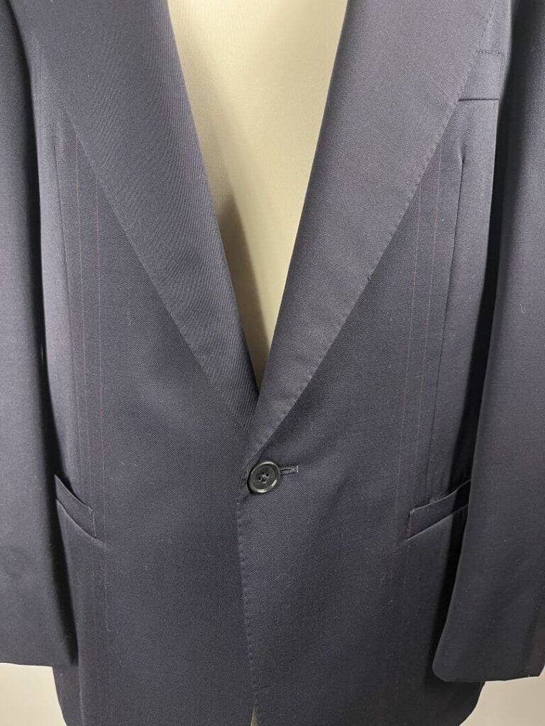 GIANNI VERSACE COUTURE - Veste pour homme en lainage marine agrémenté de fines…