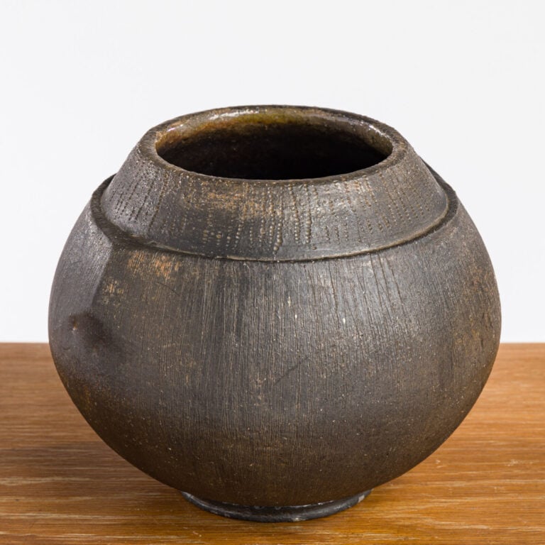 Gisèle Buthod-Garcon (Née en 1954) - Vase en céramique émaillé - Signé - H : 13…