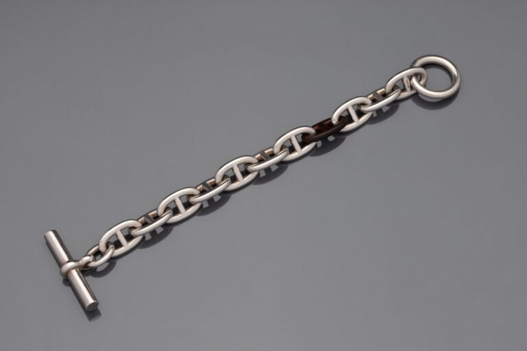 HERMES - Bracelet en argent (925) modèle chaîne d'ancre, l'un des maillons est…