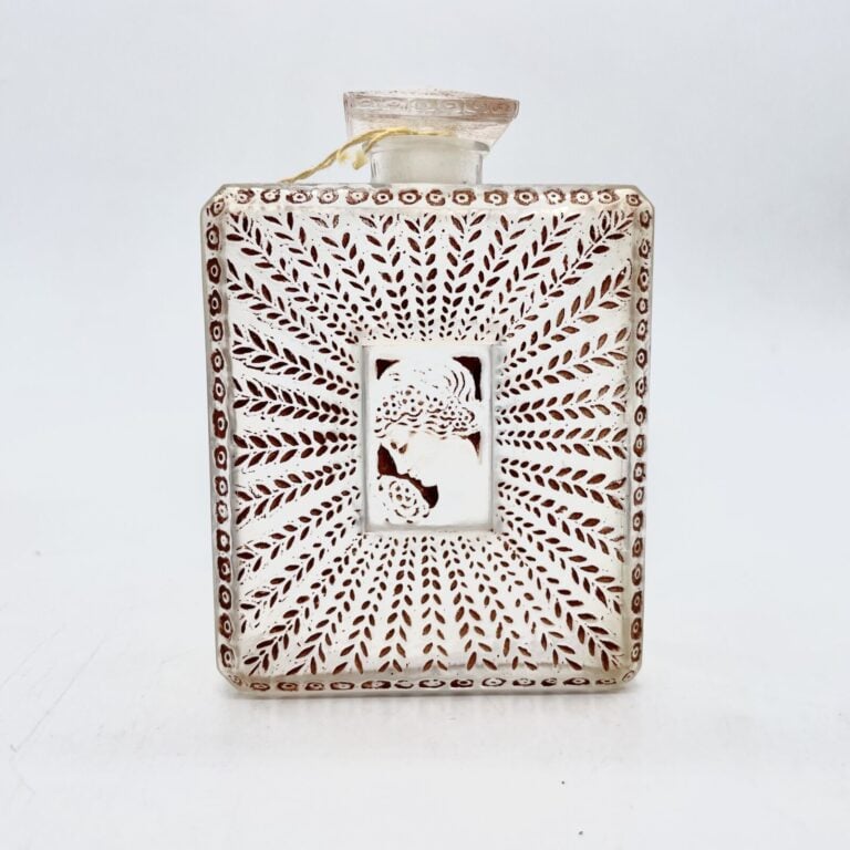 HOUBIGANT, "La belle saison", flacon de René Lalique, - H. 10 cm - (Dans sa boî…