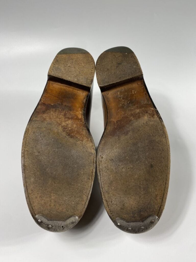 J. M. WESTON - Paire de mocassins 180 en cuir grainé brun (Taille 9 1/2) - Dust…