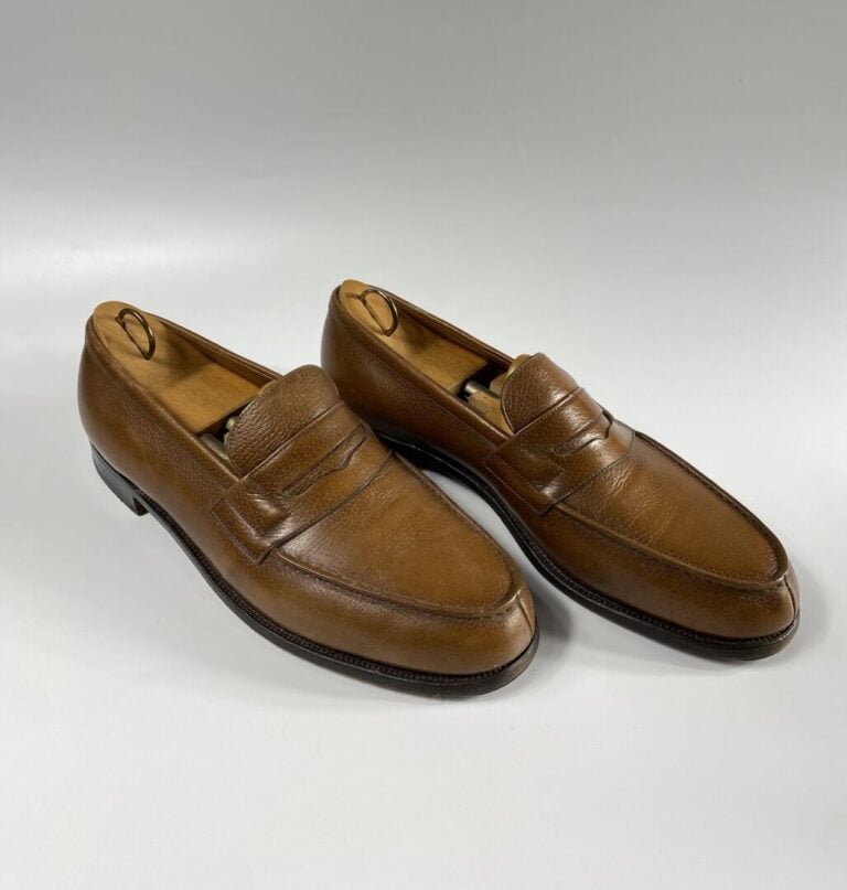 J. M. WESTON - Paire de mocassins 180 en cuir grainé brun (Taille 9 1/2) - Dust…