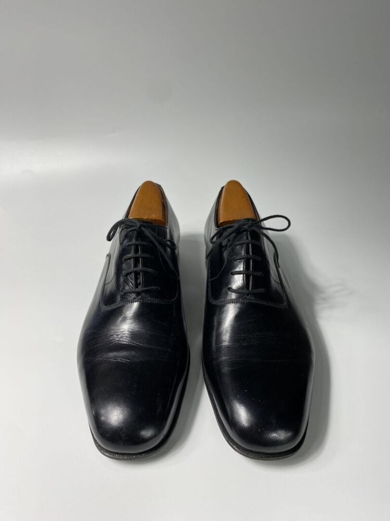 J. M. WESTON - Paire de richelieux en cuir noir (Taille 10) - Embauchoirs en bo…