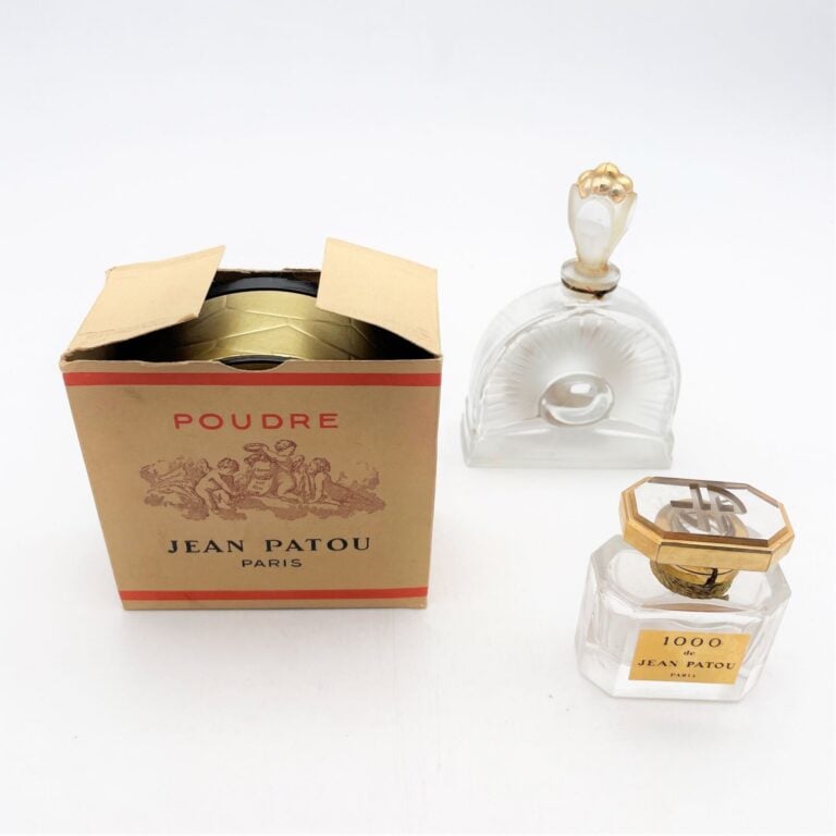 Jean PATOU, 2 flacons dont : - - "L'heure attendue", (1950), flacon en cristal…