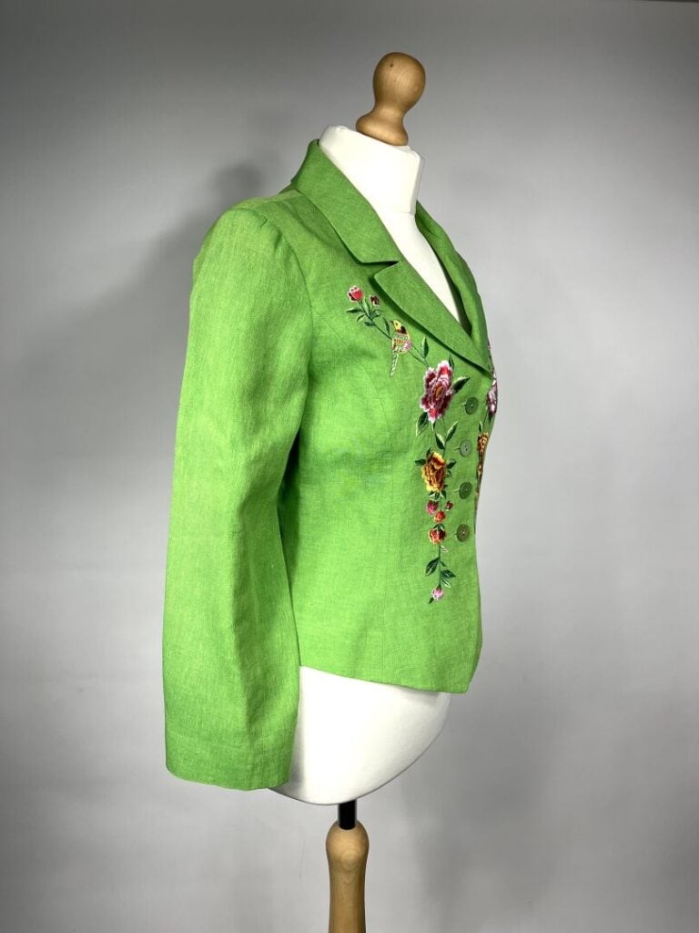 KENZO - Veste cintrée en lin vert pomme brodée de fleurs et d'oiseaux polychrom…