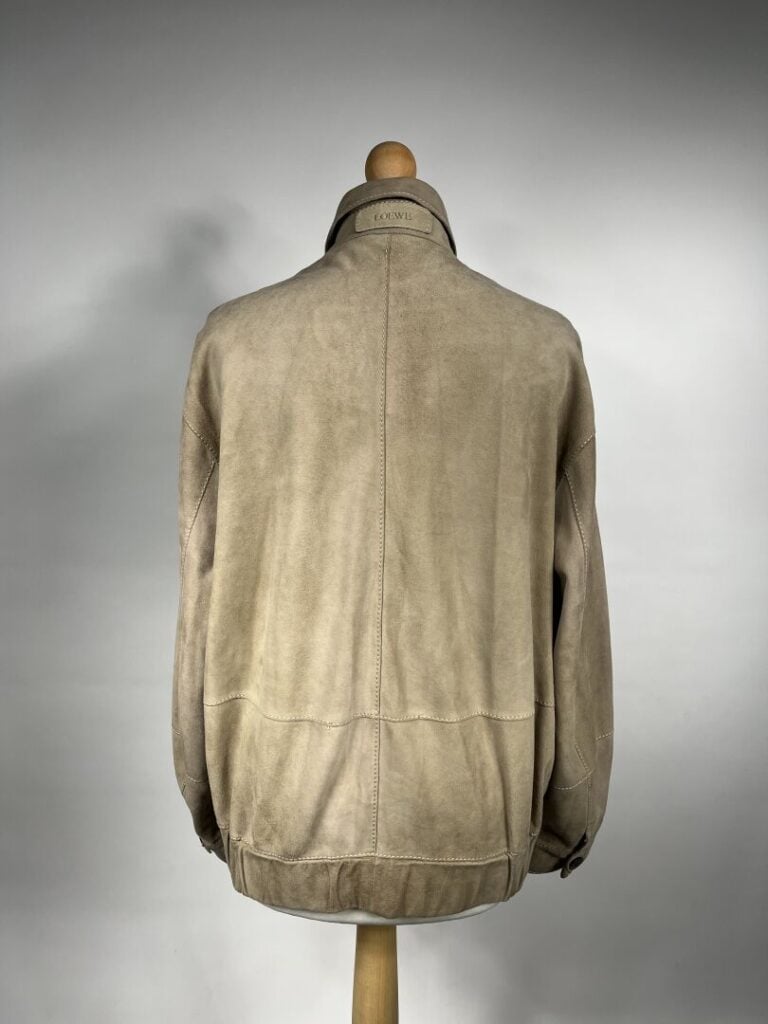 LOEWE - Veste pour homme en daim mastic surpiqué beige, taille froncée agrément…