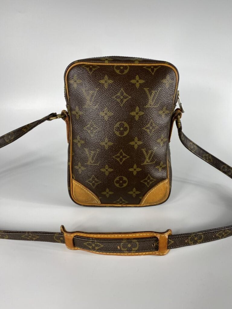 LOUIS VUITTON - Sac « Amazone » en toile monogram et cuir naturel, bandoulière…