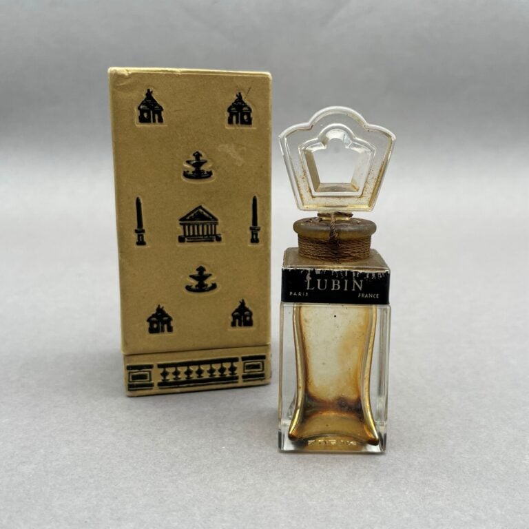 LUBIN, Coffret aux 3 flacons, (1955), à bouchon émeri, pour : - - "Nuit de Long…
