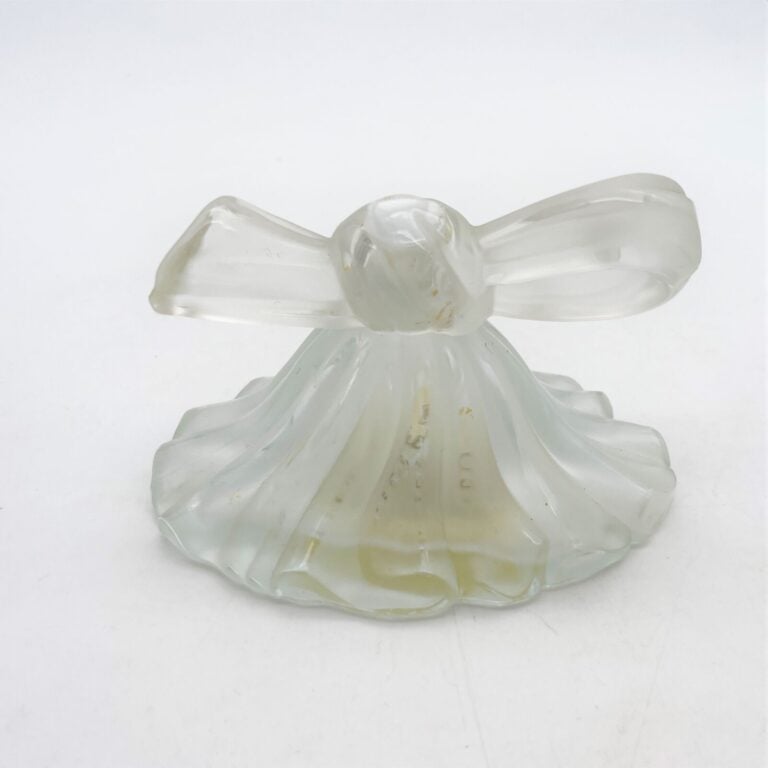 Lucien LELONG, "Jabot", (1950), flacon avec son couvre-bouchon en forme de nœud…
