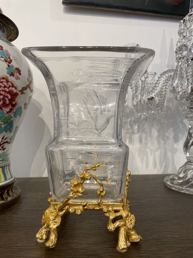 Maison BACCARAT - Rare et important vase à panse carrée renflée et col évasé en…