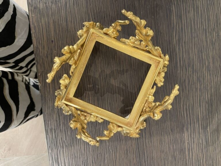 Maison BACCARAT - Rare et important vase à panse carrée renflée et col évasé en…
