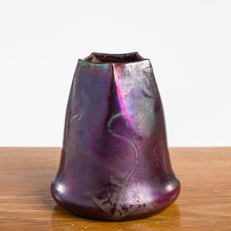 Massier - Vase en céramique émaillée irisé - Signé - H : 11 cm