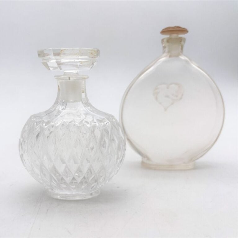 Nina RICCI, "Capricci", flacon de Marc Lalique - H. 9 cm - (Accident au col) -…