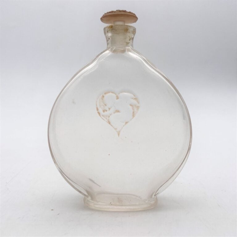 Nina RICCI, "Capricci", flacon de Marc Lalique - H. 9 cm - (Accident au col) -…