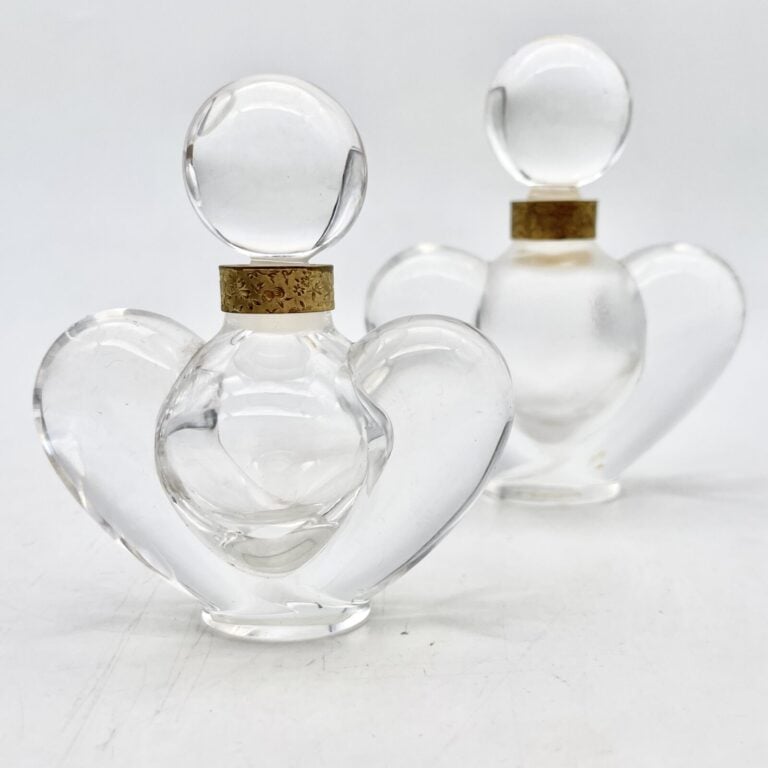 Nina RICCI, "Farouche", (1965), 2 flacons en cristal en forme de cœur de Marc L…