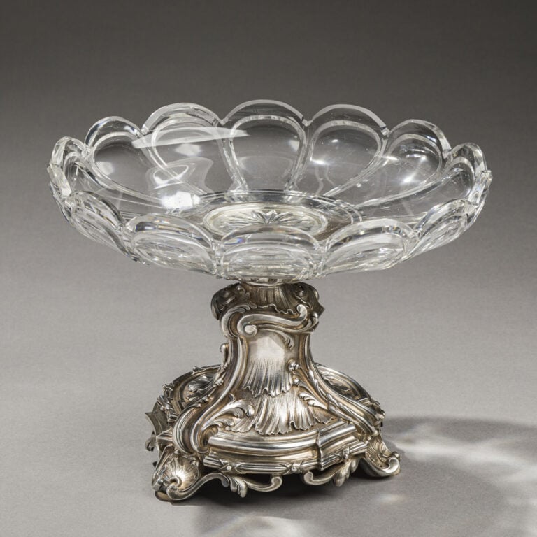 ODIOT & BACCARAT - Importante coupe centre de table en Argent massif et cristal…