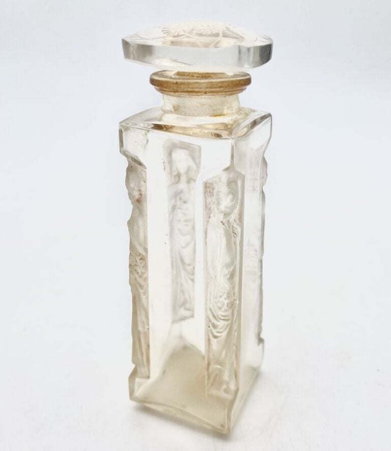 ORSAY, "L'Ambre", (1911), flacon en cristal blanc de René Lalique - H. 13,5 cm…