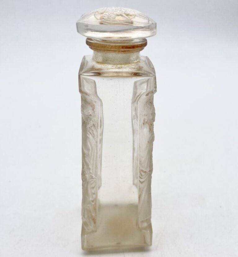 ORSAY, "L'Ambre", (1911), flacon en cristal blanc de René Lalique - H. 13,5 cm…