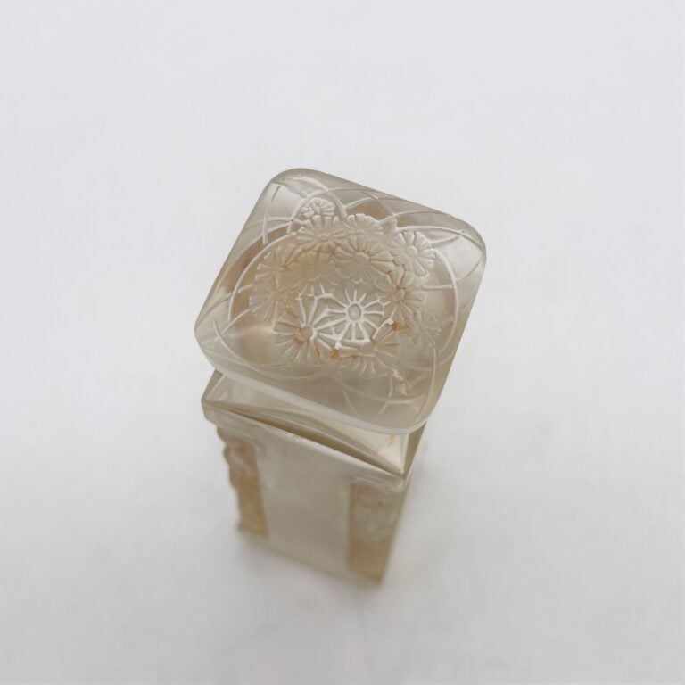 ORSAY, "L'Ambre", (1911), flacon en cristal blanc de René Lalique - H. 13,5 cm…