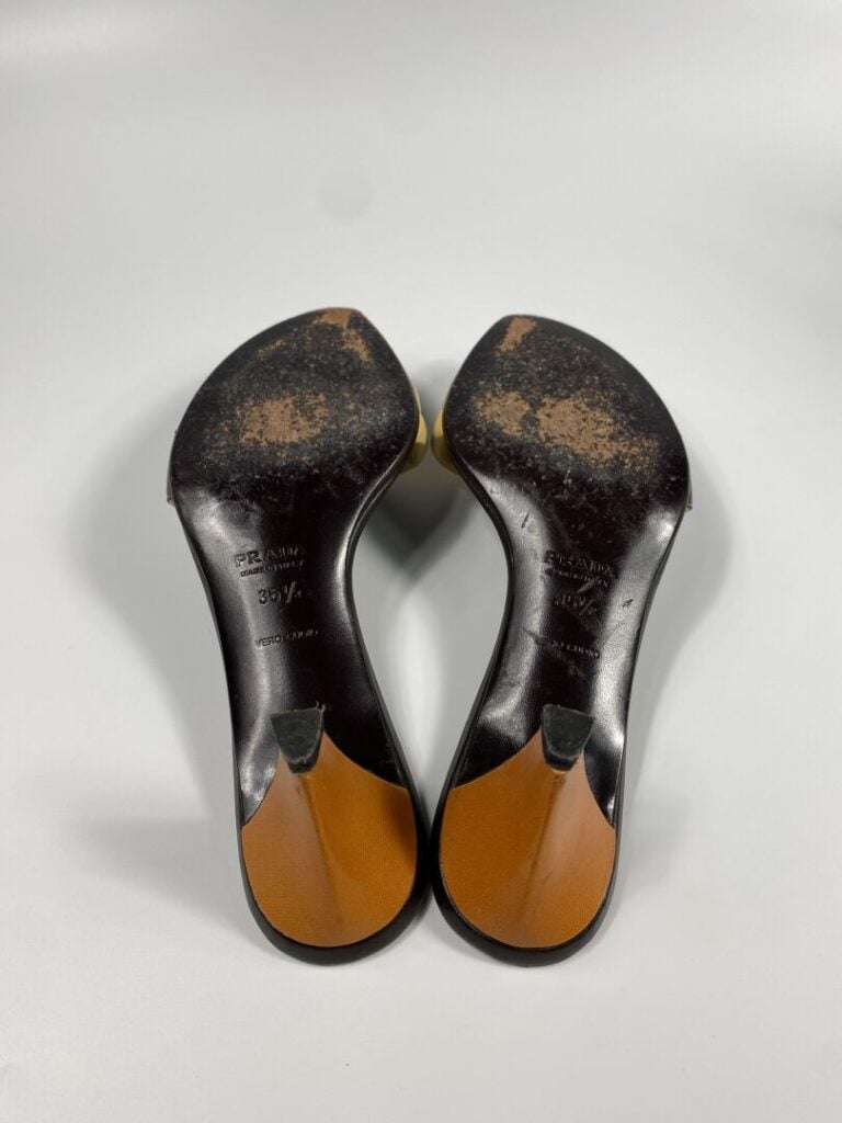 PRADA - Paire de mules à petit talon en cuir beige, chocolat et orange (Pointur…