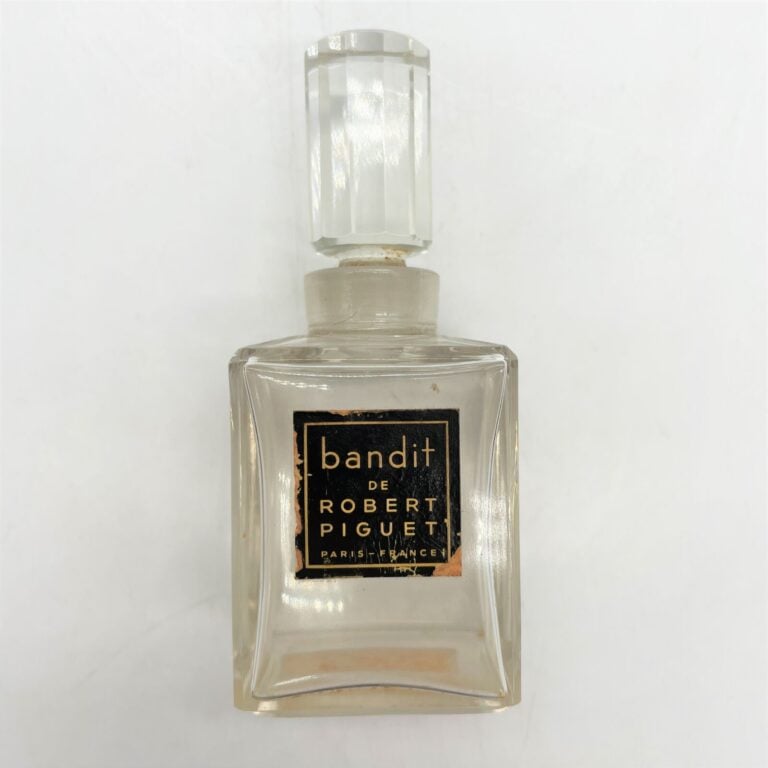 Robert PIGUET, 3 flacons anciens et contemporains en verre blanc et noir, bouch…